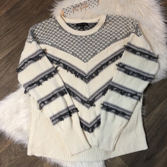 Banana republic chevron fringe pullover - Picture 2 of 8
